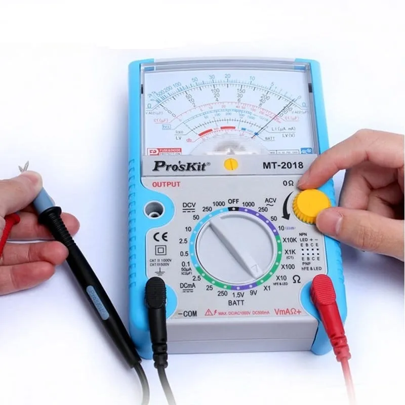 Tester analogico MT-2018 con custodia protettiva